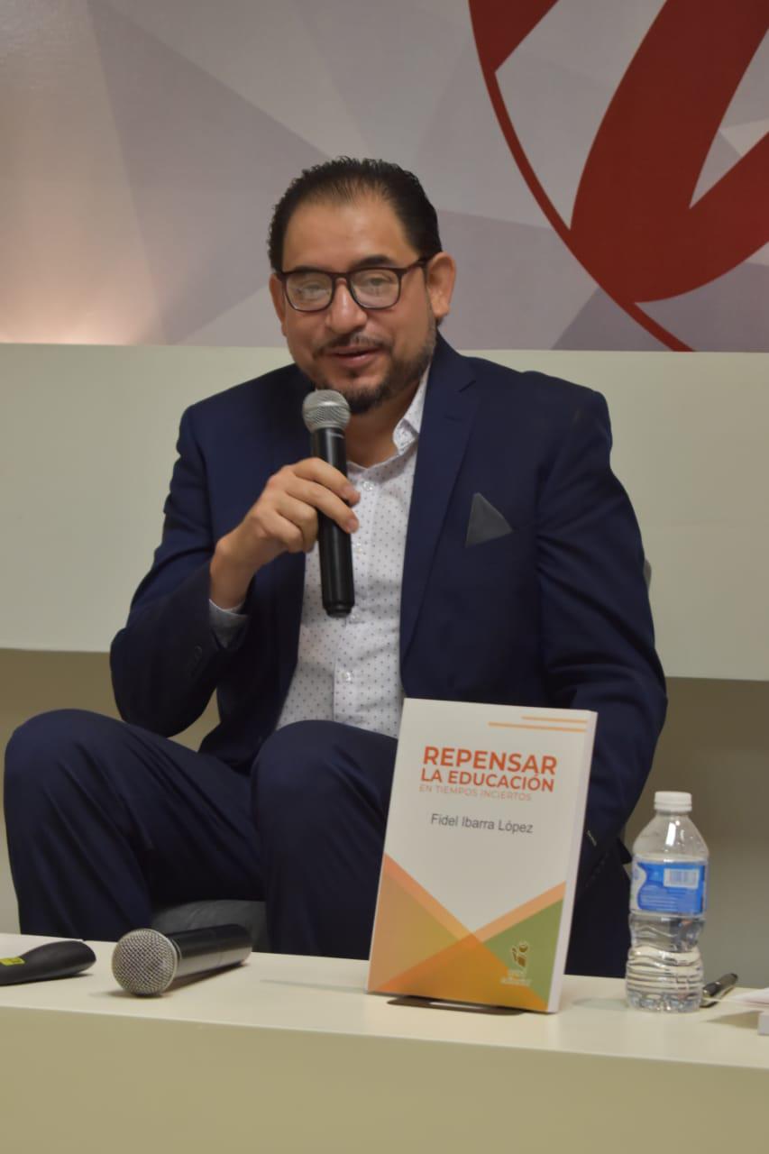 $!Presentan el libro ‘Repensar la educación en tiempos inciertos’, en Mazatlán