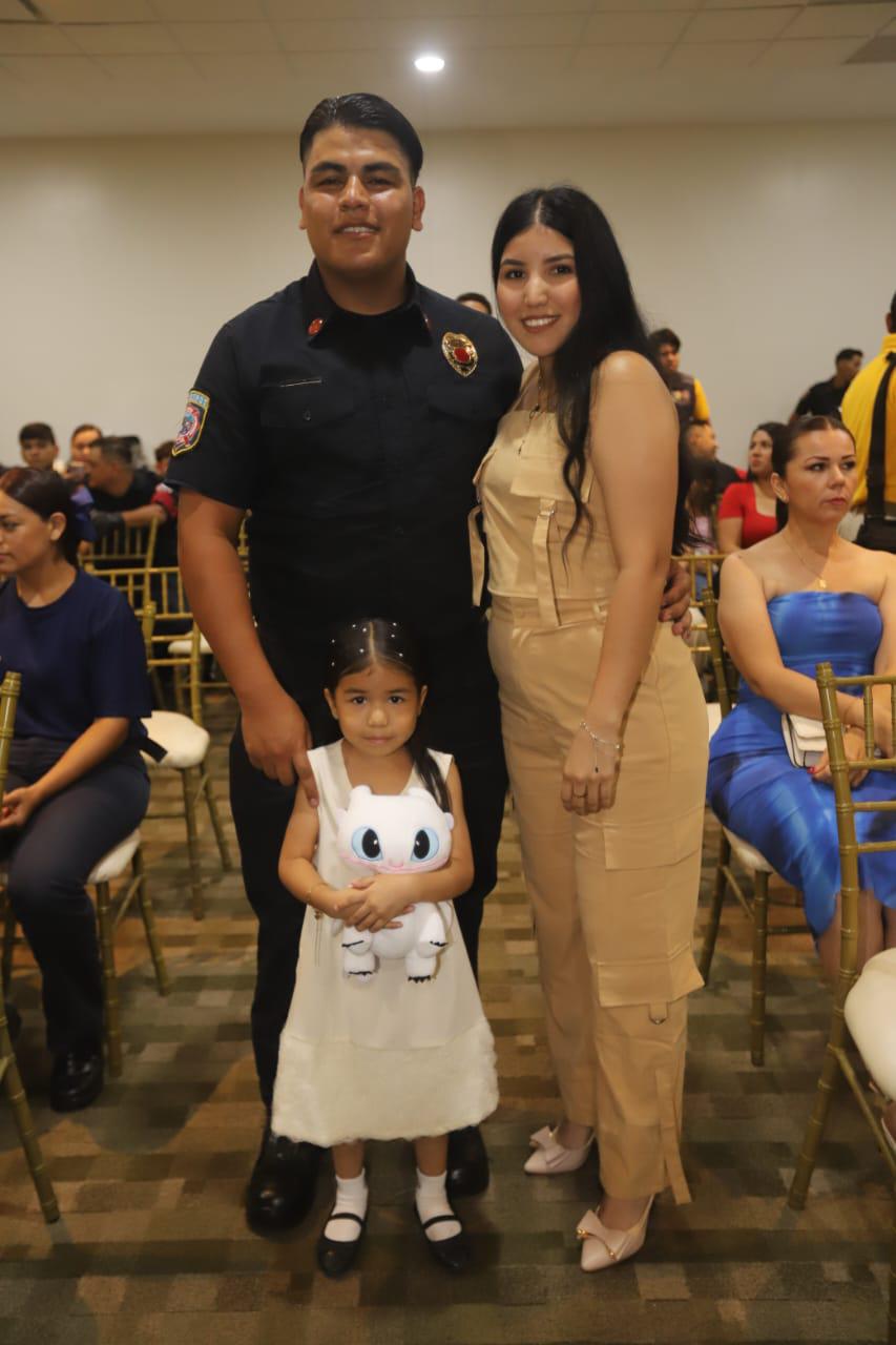 $!Bryan Díaz y Josselin Delgado con su pequeña Camila Díaz Delgado.