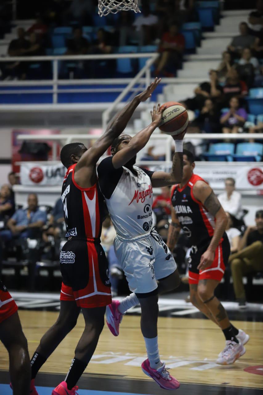 $!Reacción tardía al final es insuficiente para Venados Basketball