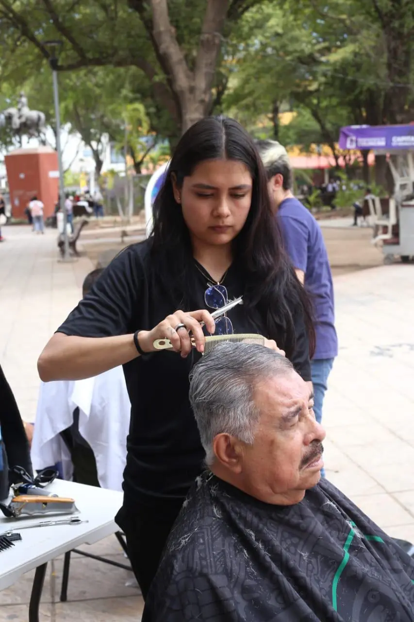 $!Fomentan el oficio de la barbería como alternativa ante la criminalidad en Culiacán