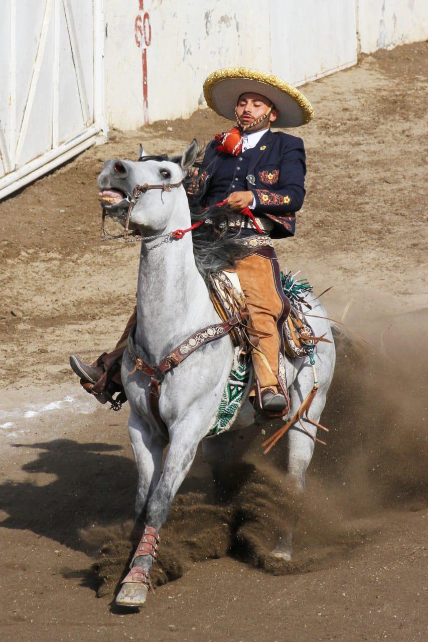 $!Bravos y hermosos ejemplares de caballos fueron presentados en el evento.
