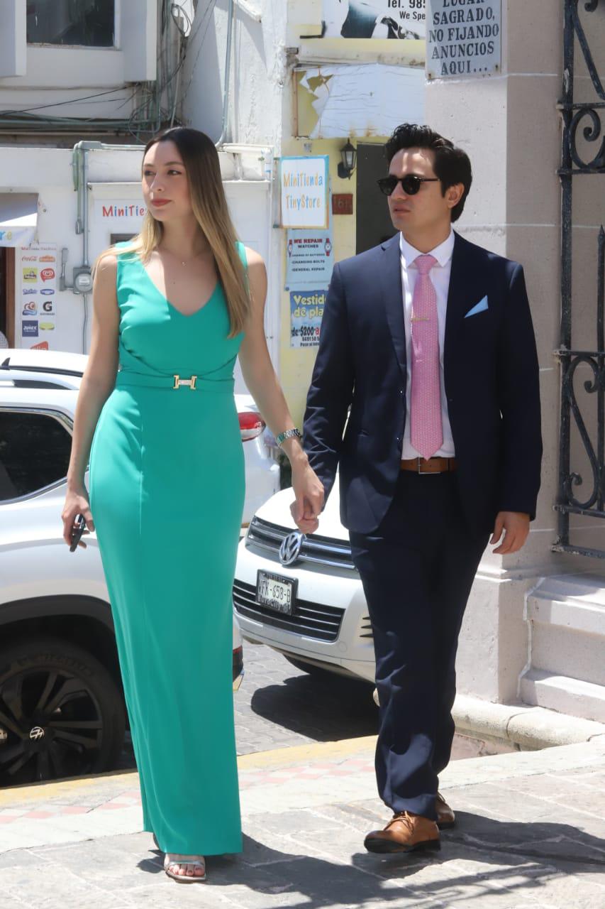 $!Ana Sofía Ley y Quirino Ordaz Fuentes se dan el sí ante el altar