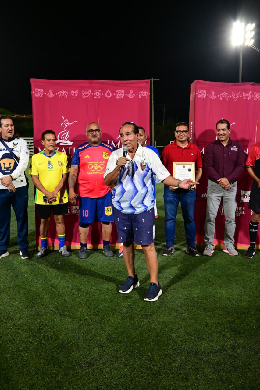 $!Inicia llena de homenajes segunda edición del Torneo del Recuerdo de Futbol