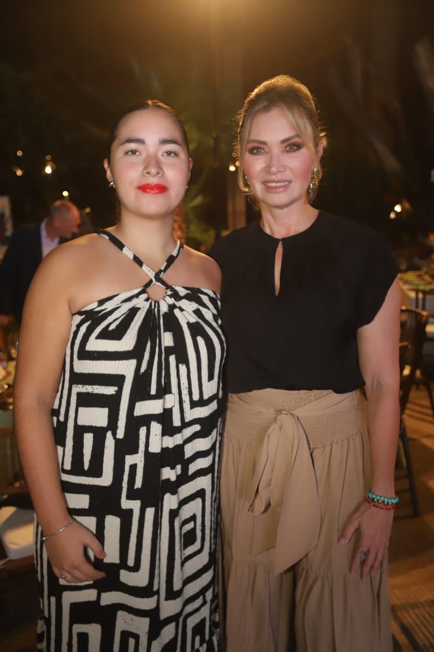 $!Ámbar Clemens Jáuregui y Celia Jáuregui.