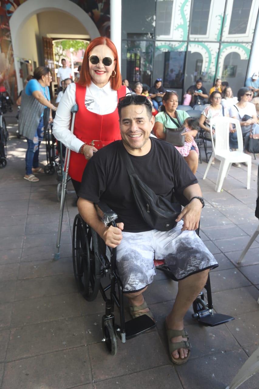 $!Dona Fundación ‘Academia de Sueños Especiales’ 27 sillas de ruedas para personas discapacitadas y adultos mayores en Mazatlán