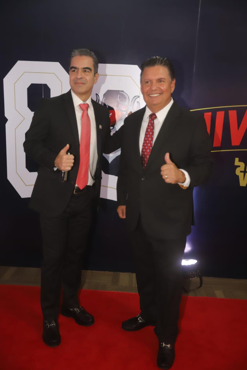 $!Salvador Escobar, presidente de la Liga Mexicana del Pacífico, junto a Ismael Barros.