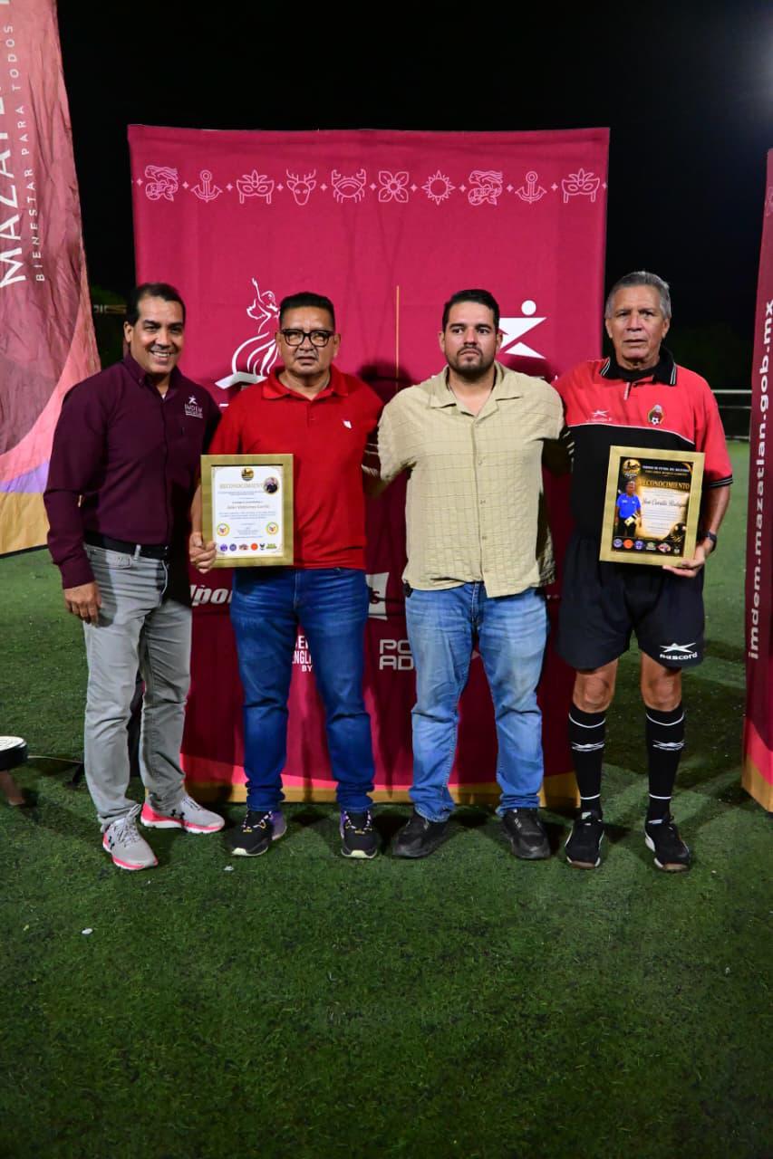 $!Inicia llena de homenajes segunda edición del Torneo del Recuerdo de Futbol