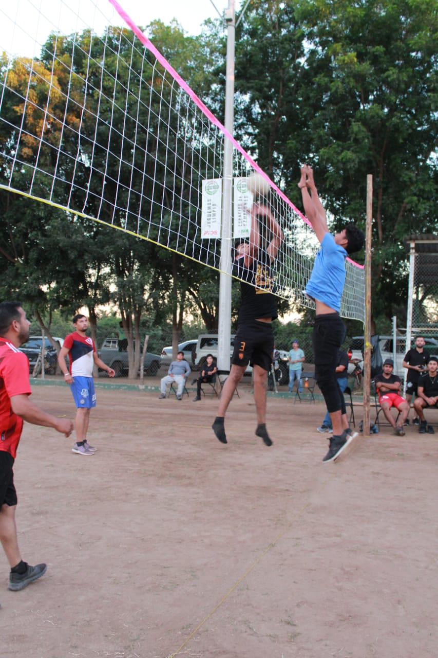 $!Culiacancito se corona en Torneo de Voleibol de Tercias Intersindicaturas