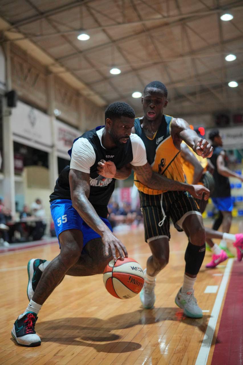 $!Frayles de Guasave pelean hasta el final, pero caen ante Halcones en la Copa Salsa Huichol