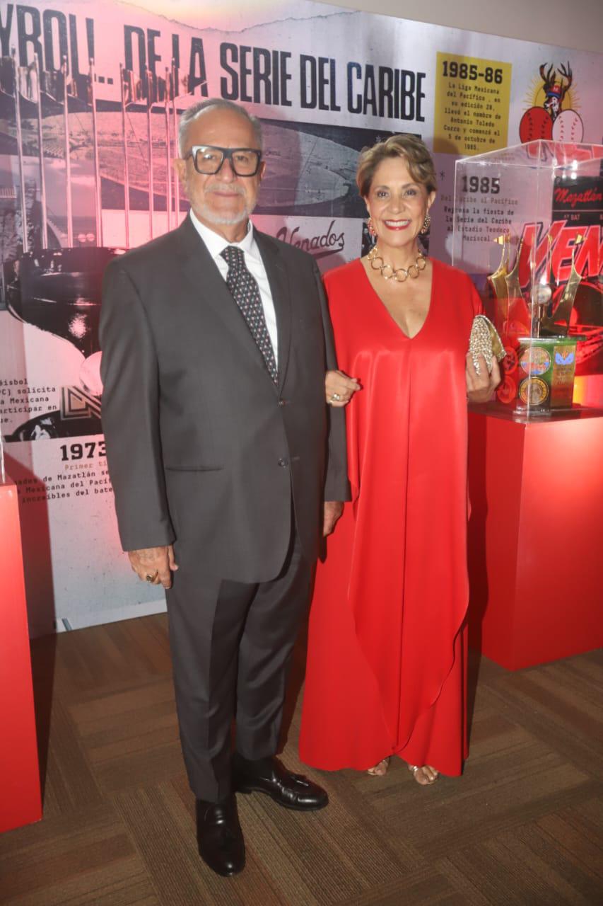 $!José Antonio Toledo y Lucía Pinto de Toledo.