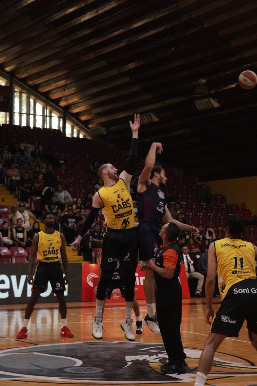 $!Caballeros de Culiacán deja escapar la serie en casa ante Ostioneros de Guaymas