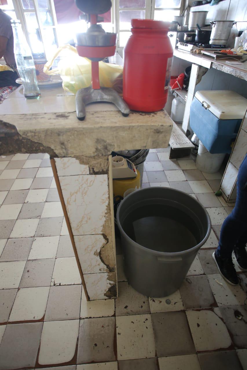 $!Por falta de agua cierran restaurantes del Mercado Pino Suárez, en Mazatlán