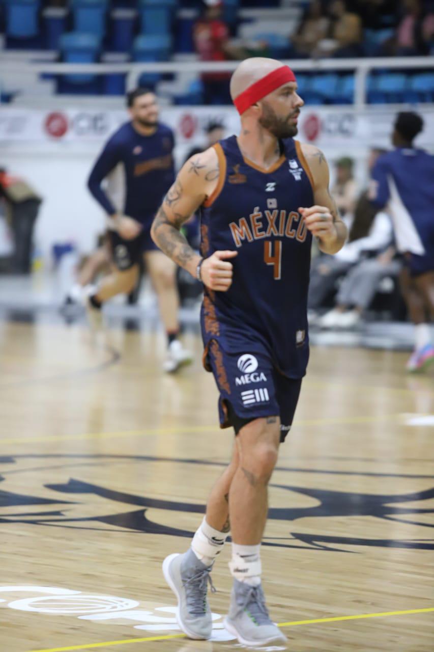 $!¡Hasta el espacio sideral! Jesse Huerta cumple un sueño en el baloncesto profesional