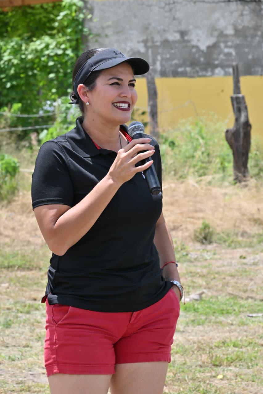 $!Homenajean a Jaime y José Ramón Magaña, en el arranque de la Liga Campesina de Beisbol Río Presidio