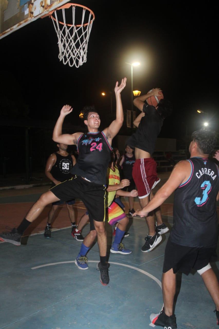 $!Halcones retoma el vuelo en el baloncesto de la Colonia Burócrata
