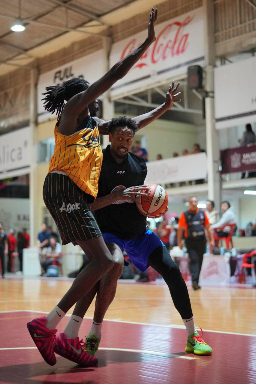 $!Frayles de Guasave pelean hasta el final, pero caen ante Halcones en la Copa Salsa Huichol