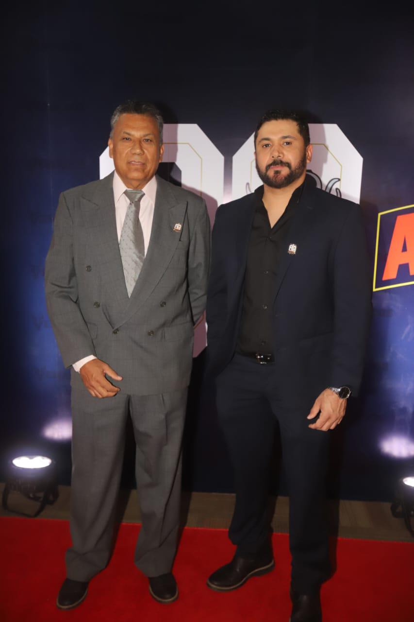 $!José Luis Martínez junto a su hijo, José Luis.