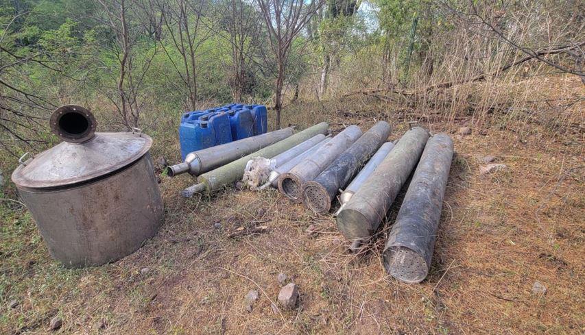 $!Decomisan más de 9 mil litros de precursores de droga sintética en Culiacán