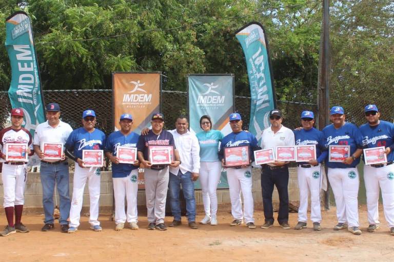 Inauguran Liga de Beisbol Máster en honor a Julio Loaiza y Alberto Velázquez