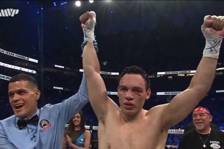 Deslucido regreso de Julio César Chávez Jr. al ring