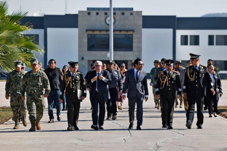 El Gobernador Rubén Rocha Moya durante el evento del Día del Ejército.