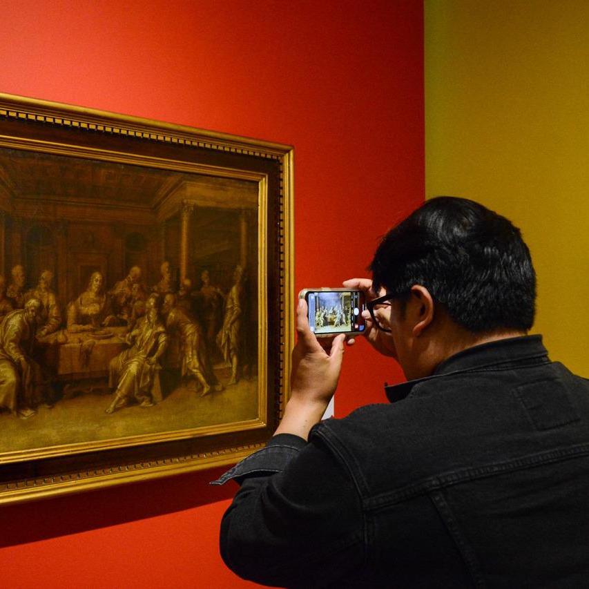 $!El público disfruta la muestra.