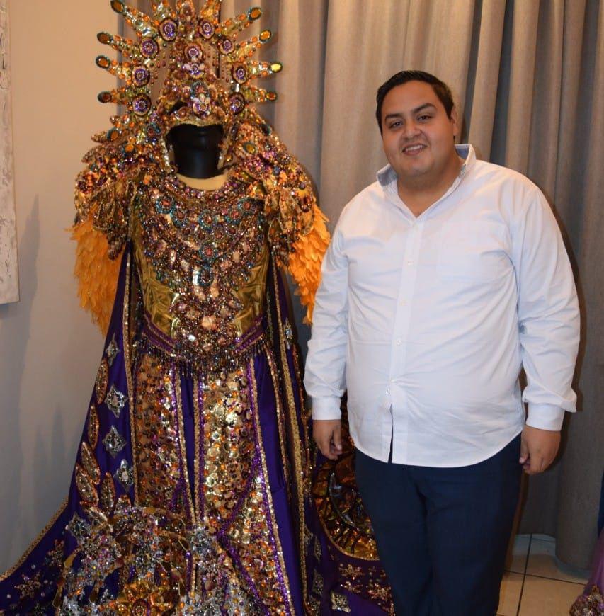 $!En su proceso creativo conviven libros venecianos, encajes exquisitos, pedrería y cristal, técnicas que retoma y reinterpreta sin perder el origen.