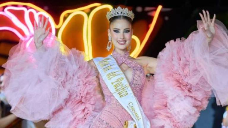 Maribel Cristina Ojeda Rodríguez (Miss Global México 2026) obtiene la corona de Reina Internacional del Pacífico 2026.