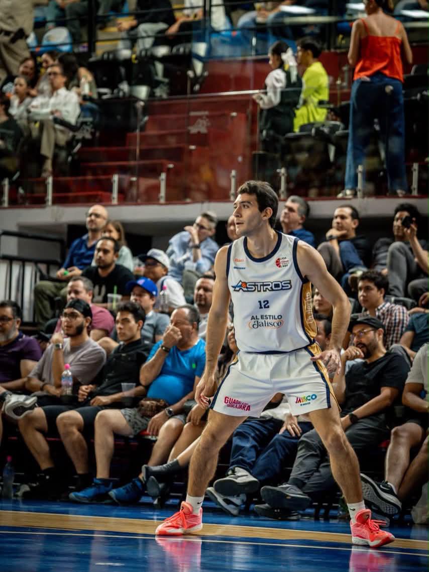 $!Sinaloense Pablo Andrade debuta como profesional con Astros de Jalisco en la LNBP