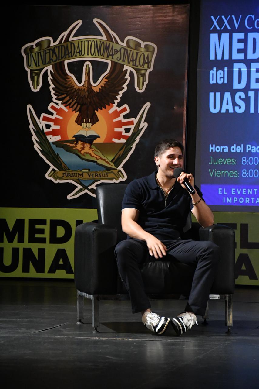 $!Marco Verde e Hilda Gaxiola comparten experiencias en la UAS