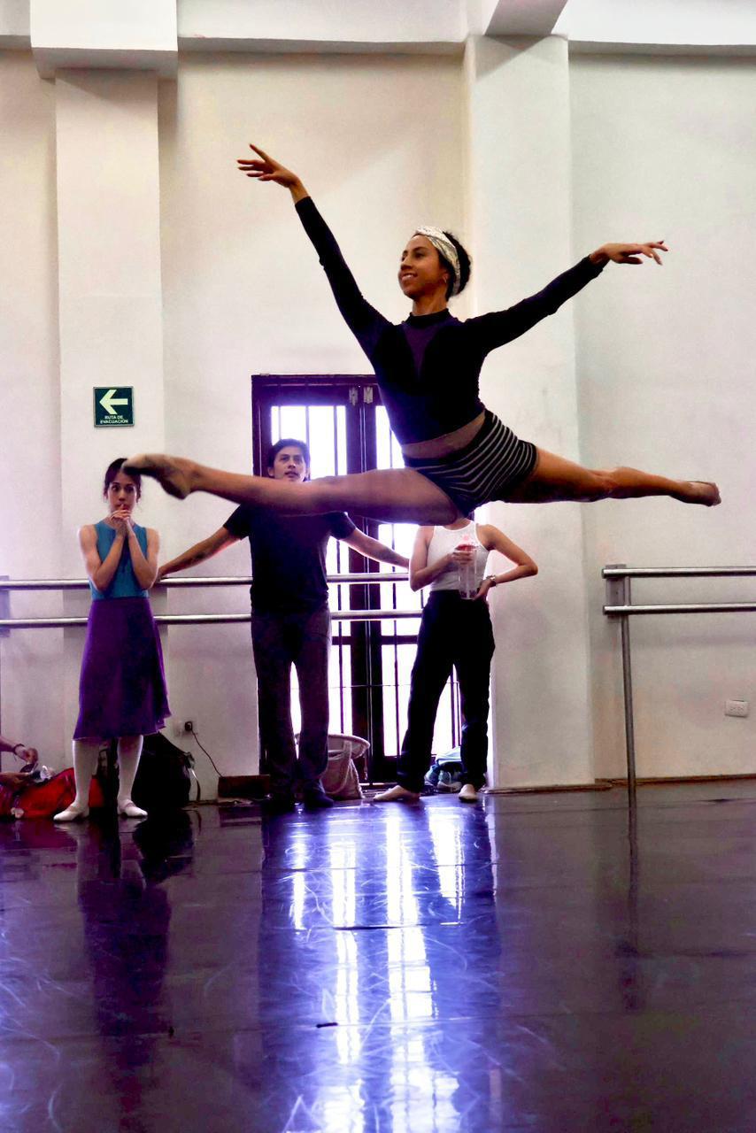 $!Hansel y Gretel en su versión de ballet, participan alumnos de la Escuela de Ballet Clásico de Mazatlán.