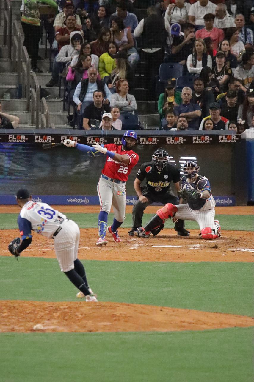 $!En maratónico y agotador partido, Venezuela deja en el terreno a Dominicana