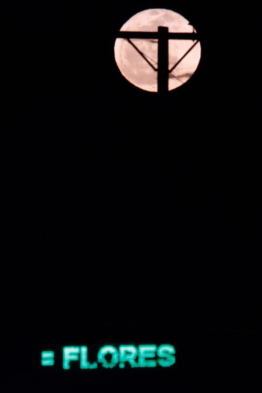 $!¿Viste la Luna de Flores? Así lució desde Mazatlán