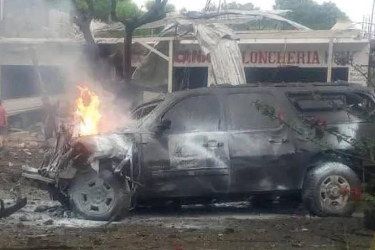Sheinbaum exige a FGR explicar reclasificación de atentado con coche bomba en Michoacán