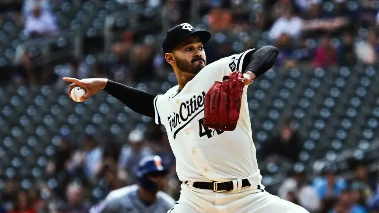 Pablo López sufre desgarre en el codo y podría someterse a segunda cirugía Tommy John.