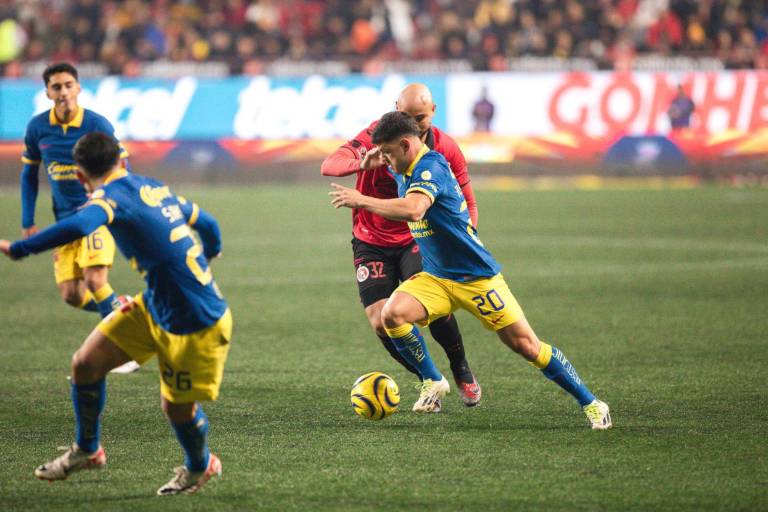 América arranca con pie derecho la defensa de su título