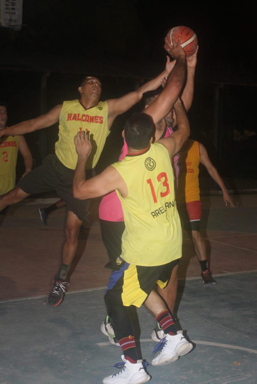 $!Este viernes definirán al nuevo campeón de la Liga Burócrata