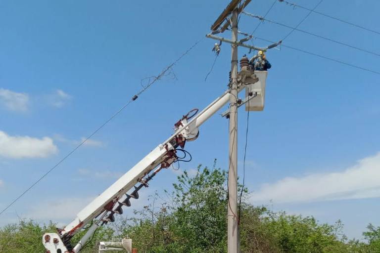 CFE reconecta servicio a la Jumapae