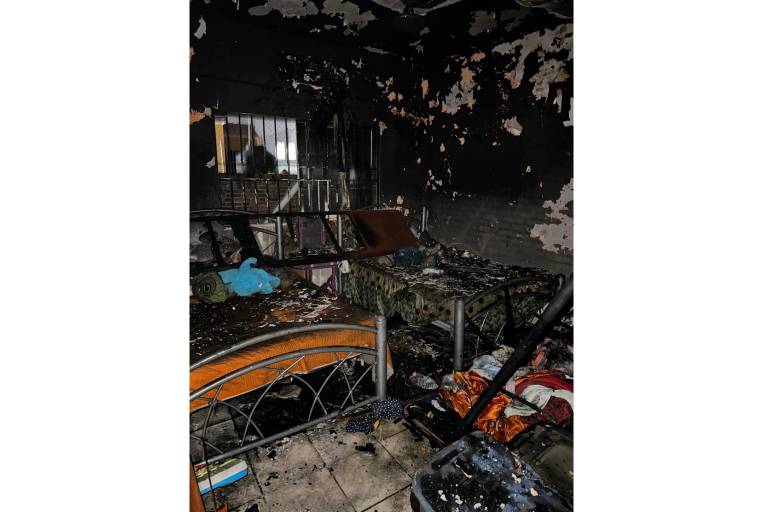 Cortocircuito genera incendio en vivienda en la colonia Jacarandas, en Mazatlán