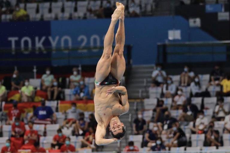 Rommel Pacheco se retira de los clavados en Tokio 2020, sin medalla y en medio del llanto