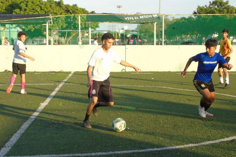 Anglo Moderno debuta con triunfo ante Prepa Vasconcelos Vespertina