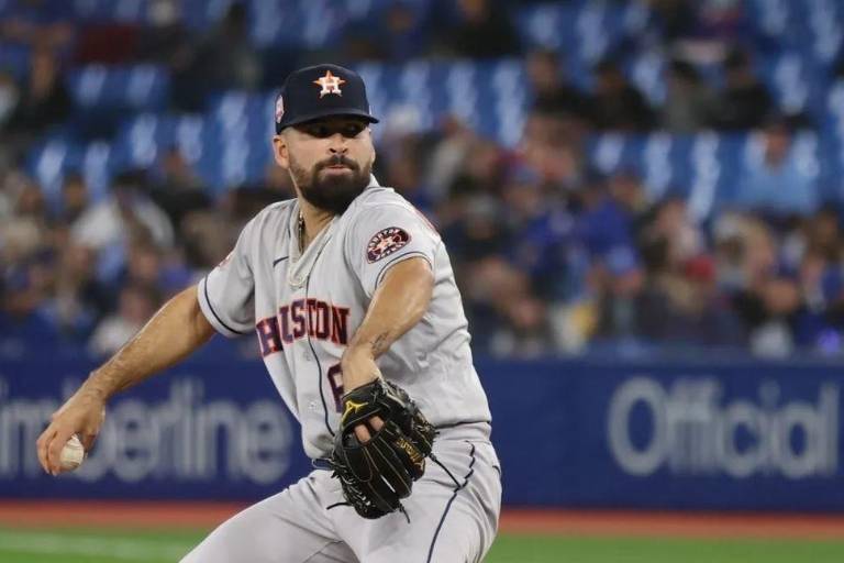 Marineros atacan a palos a José Urquidy, quien sufre su segunda derrota de la campaña