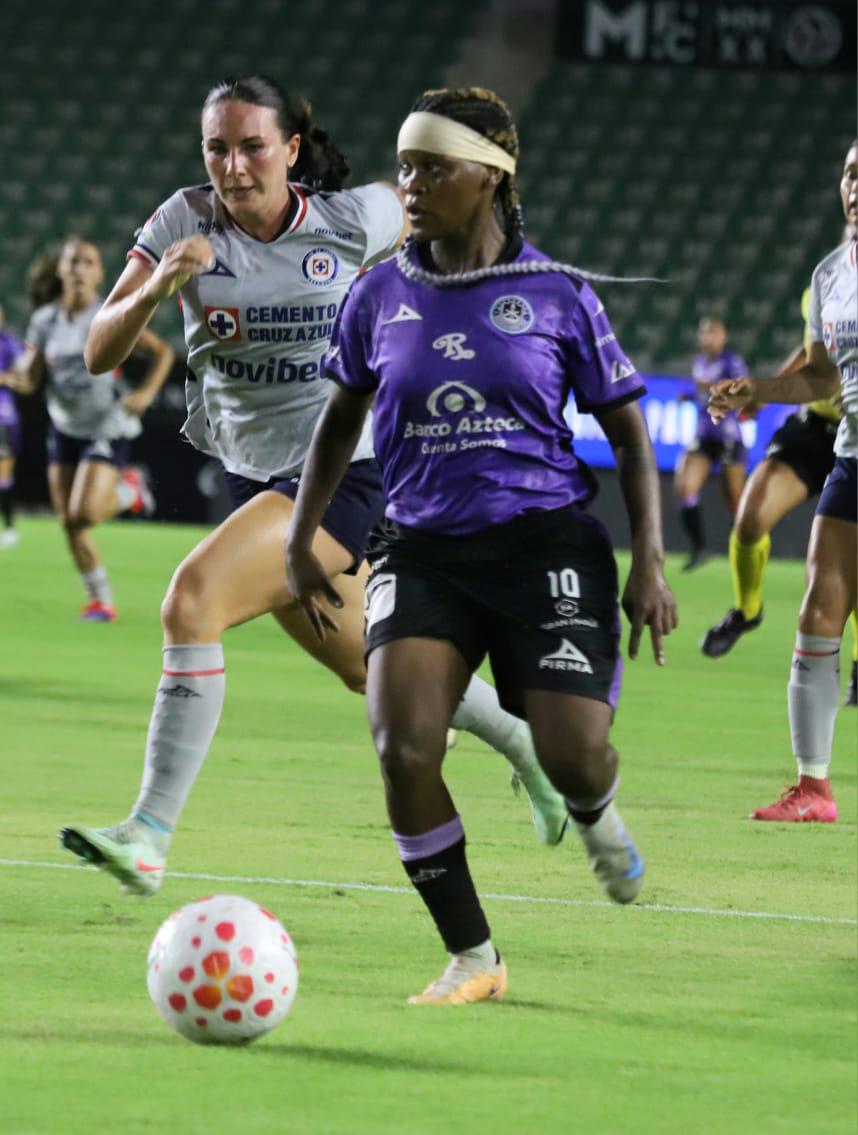 $!Pita la Máquina Celeste en El Encanto y golea a Mazatlán Femenil