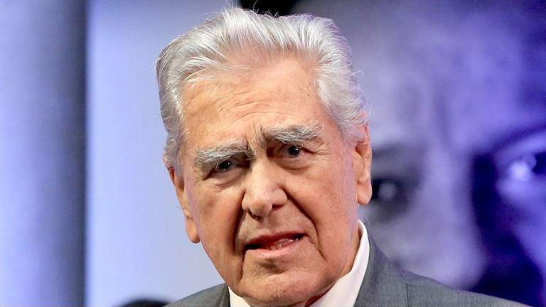 Eric del Castillo se recupera de una caída.