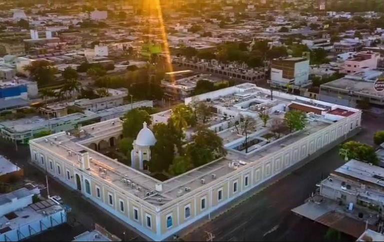 Organizadores de la Copa GSG de futbol entregan donativo a Casa del Carmen