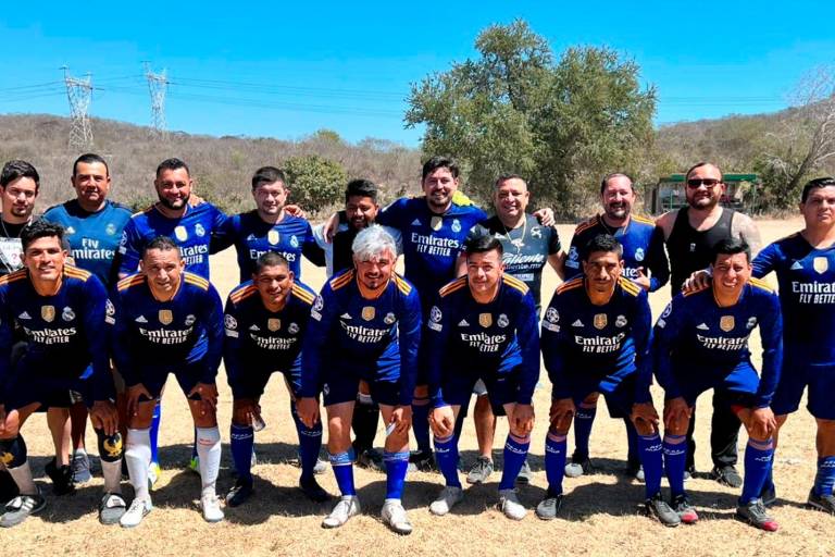 Rotuexpress hunde a Marinos Mavir en la Liga de Futbol Superveteranos del Club Chololos