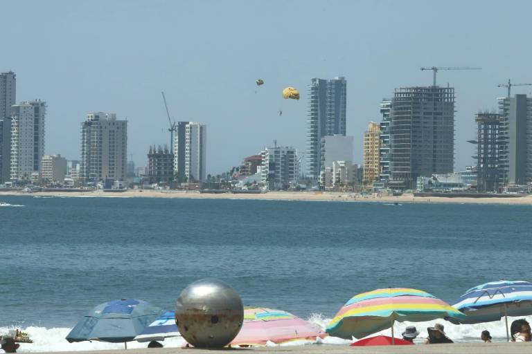 Reprochan constructores que la violencia tiene paralizada la obra privada en Mazatlán