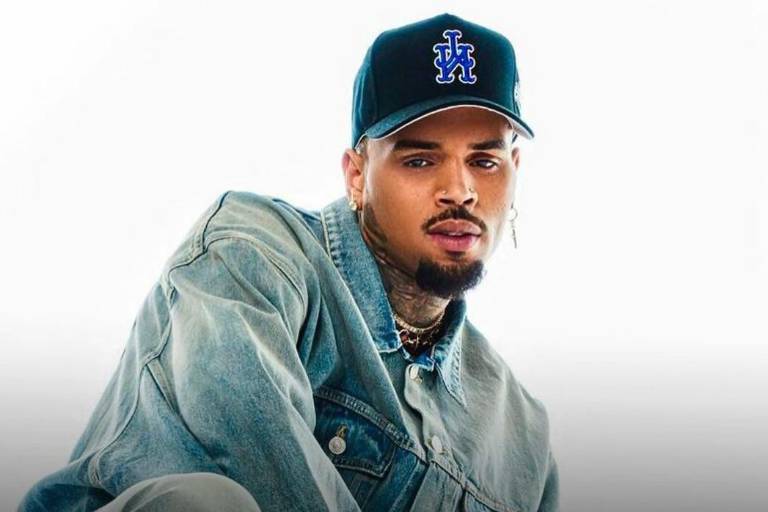 Chris Brown sale de prisión en Reino Unido tras pagar fianza