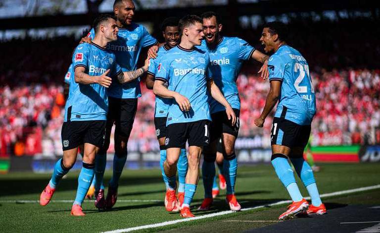 Bayer Leverkusen, a un triunfo del título de la Bundesliga