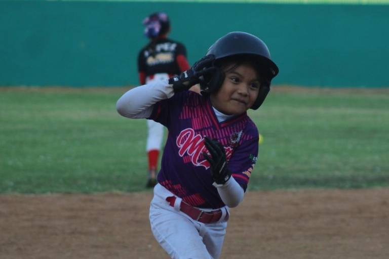 Mazatlán se corona en la Sub 8 del Estatal de Softbol Femenil
